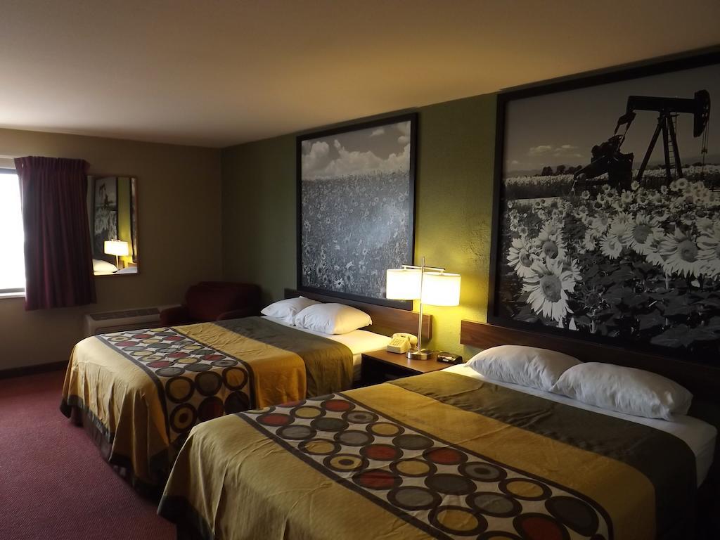 Super 8 By Wyndham Sterling Co Hotell Eksteriør bilde