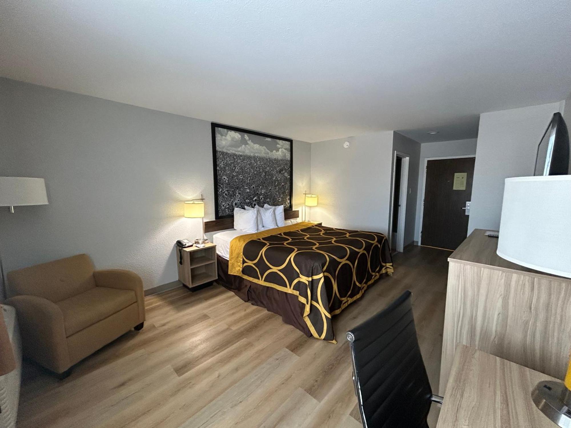 Super 8 By Wyndham Sterling Co Hotell Eksteriør bilde