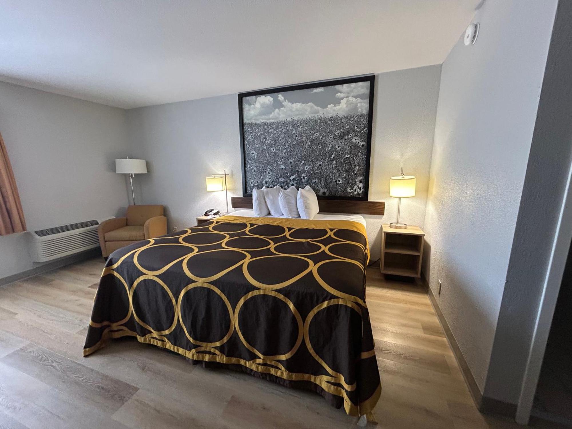Super 8 By Wyndham Sterling Co Hotell Eksteriør bilde