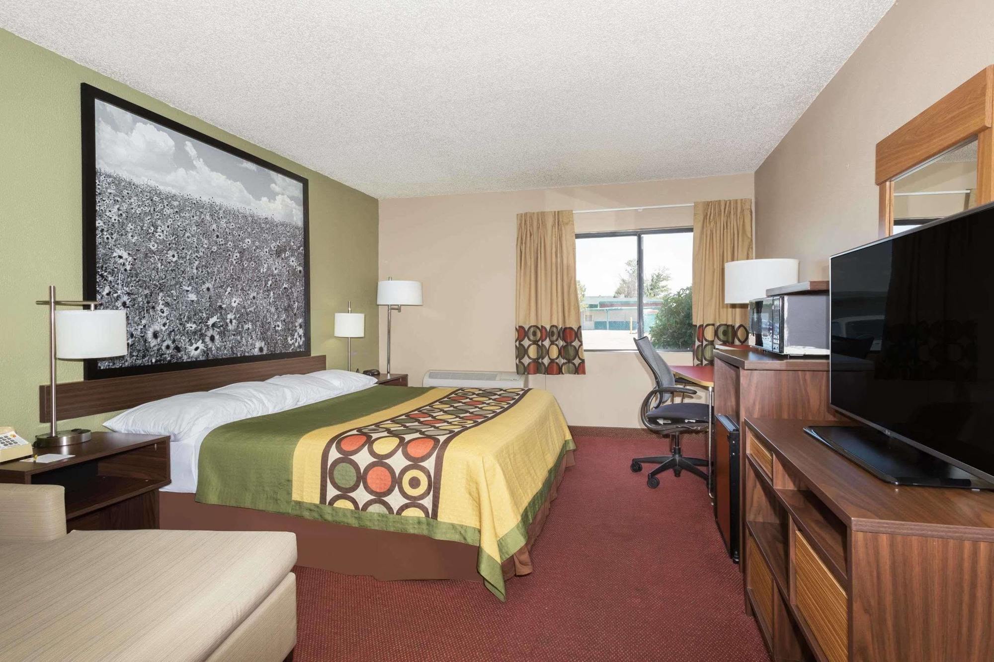 Super 8 By Wyndham Sterling Co Hotell Eksteriør bilde